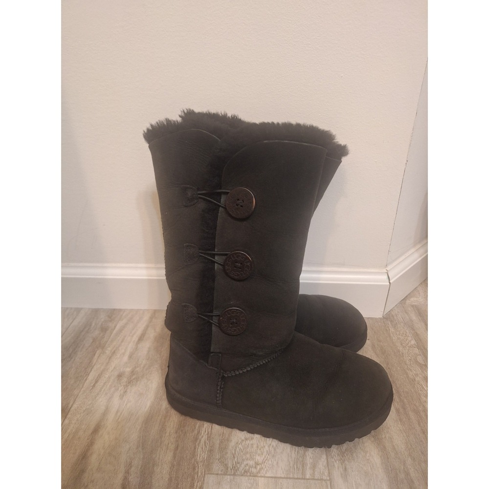 UGG AUSTRALIA Black Tall Bailey Triplet Button Boot Size 7 GUC